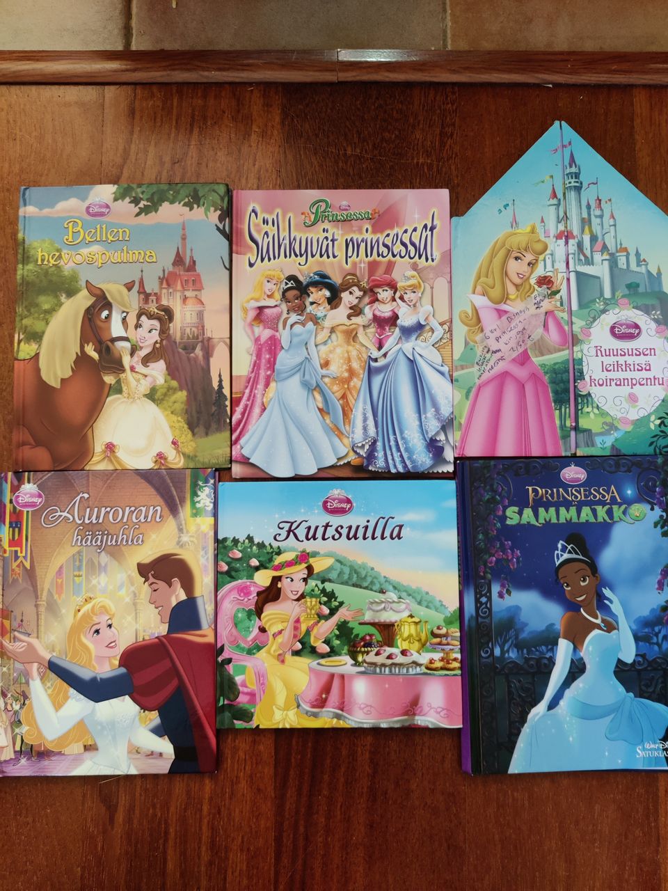 Disney prinsessa-kirjoja 6kpl