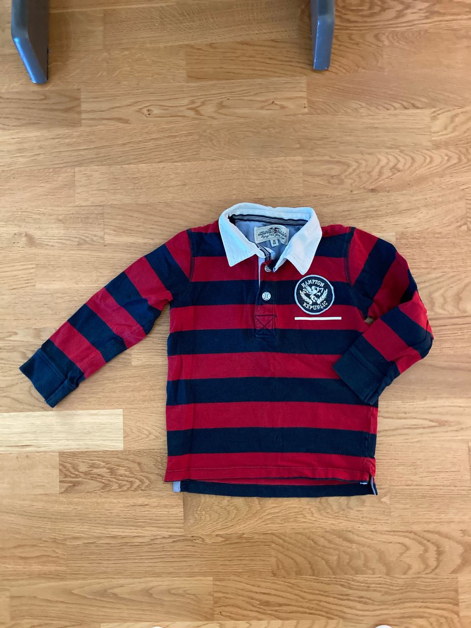 Kappahl rugby-paita koossa 98/104 cm