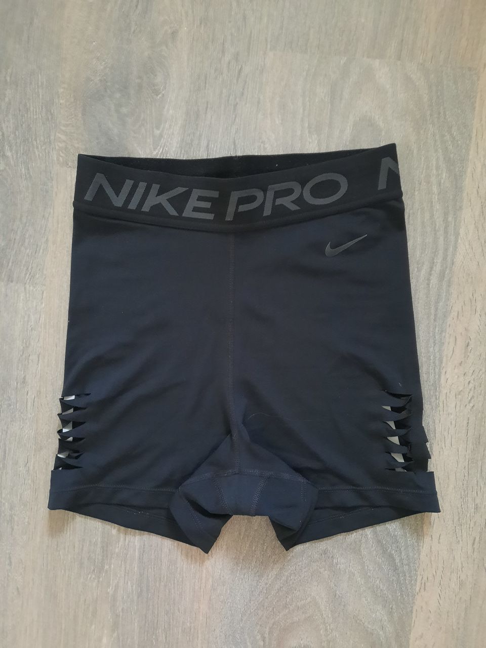 Nike Pro shortsit koko S
