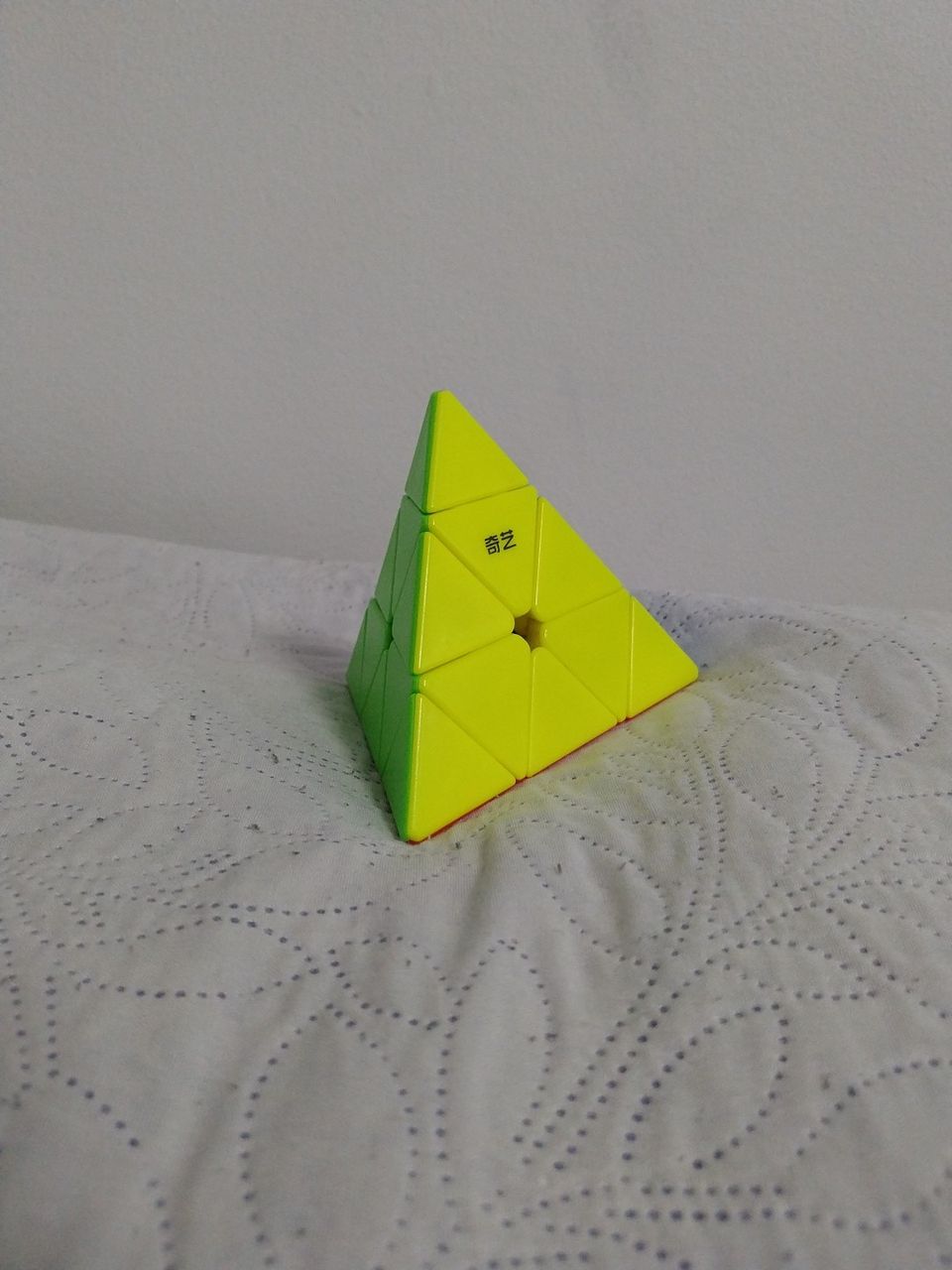 Pyramidi rubiikin kuutio