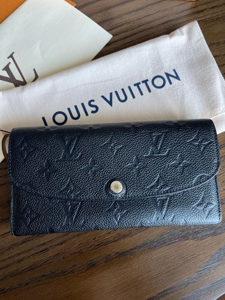 Louis Vuotton Emilie wallet monogram