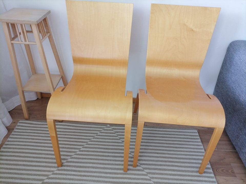 2 tuolia+kukkateline