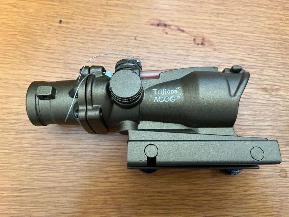 Acog klooni 4x tähtäin