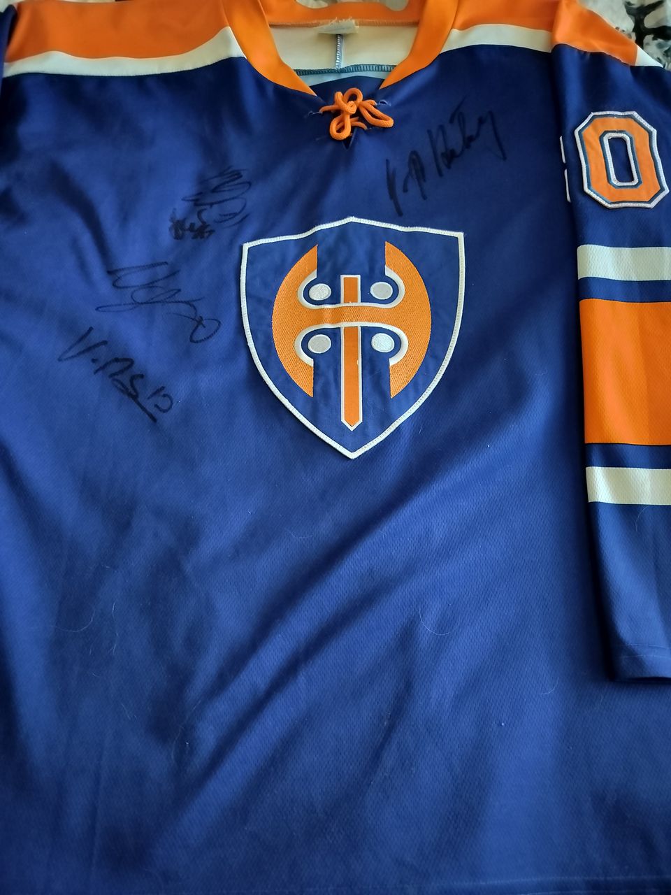 Ville Niemisen nimmaroitu Tappara-paita