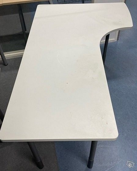 Työpöytä 105x175cm - table desk white