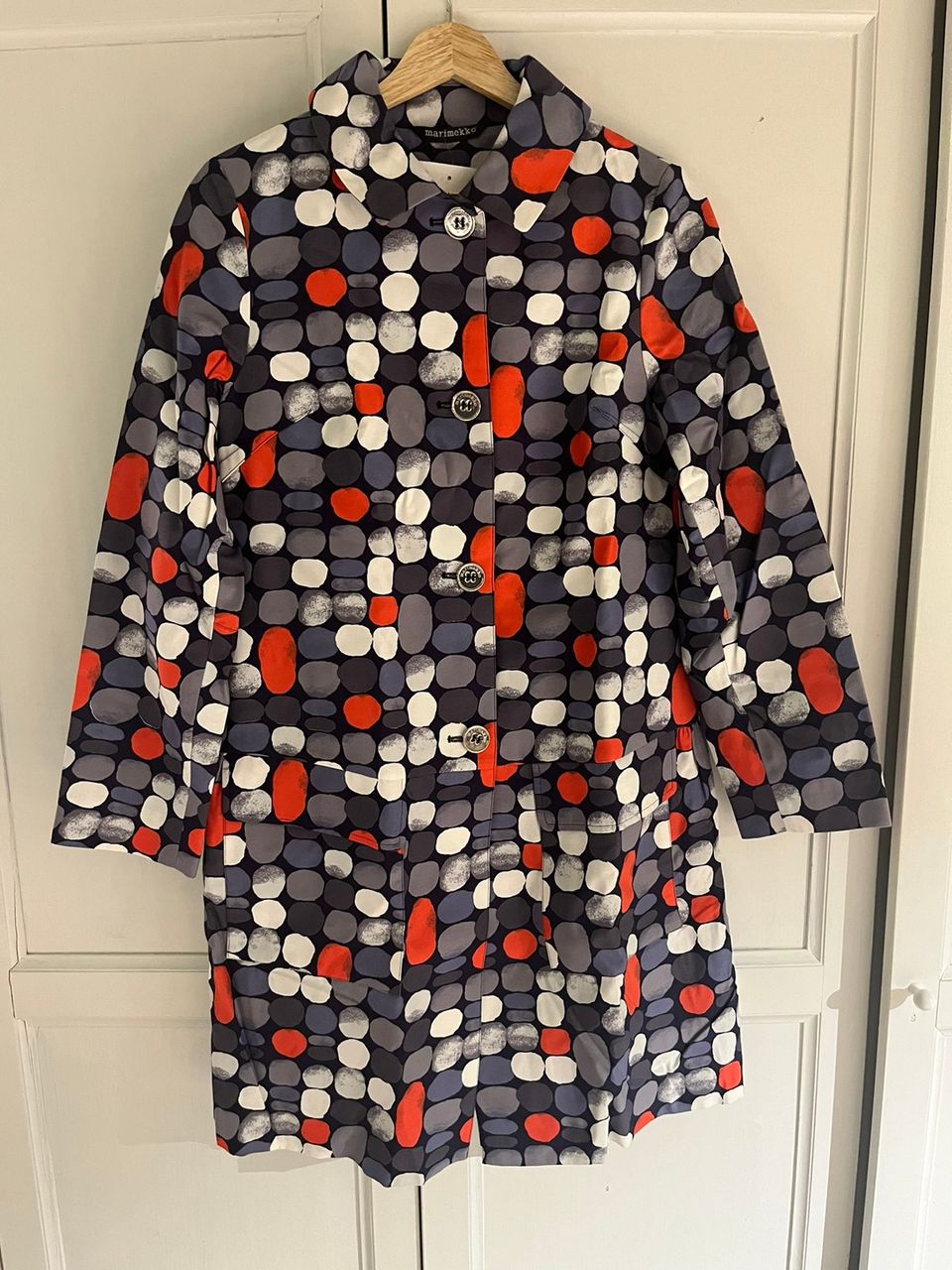 Uusi upea Marimekon takki, Darja, koko 36