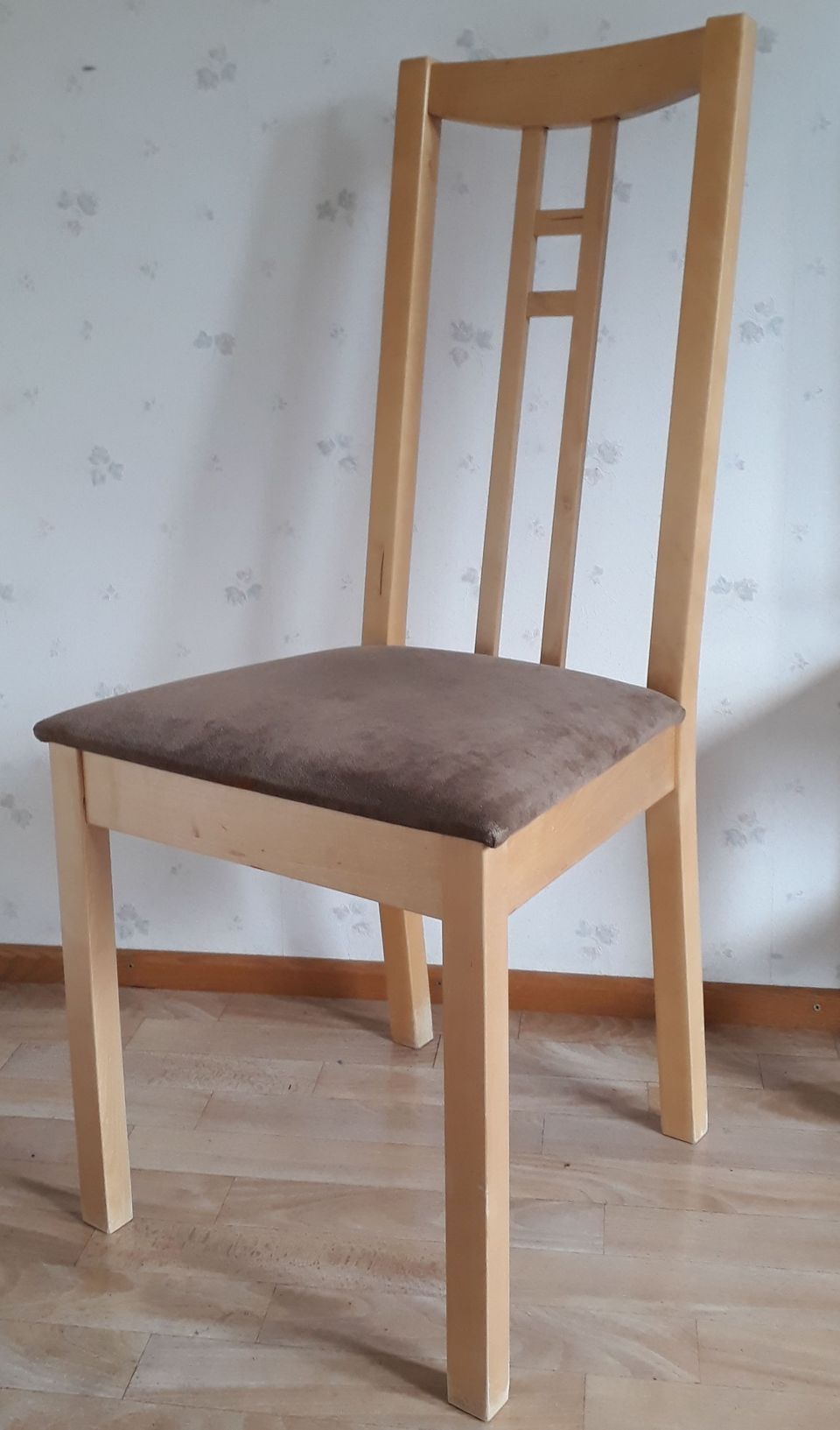 IKEA ARON-tuoleja neljä