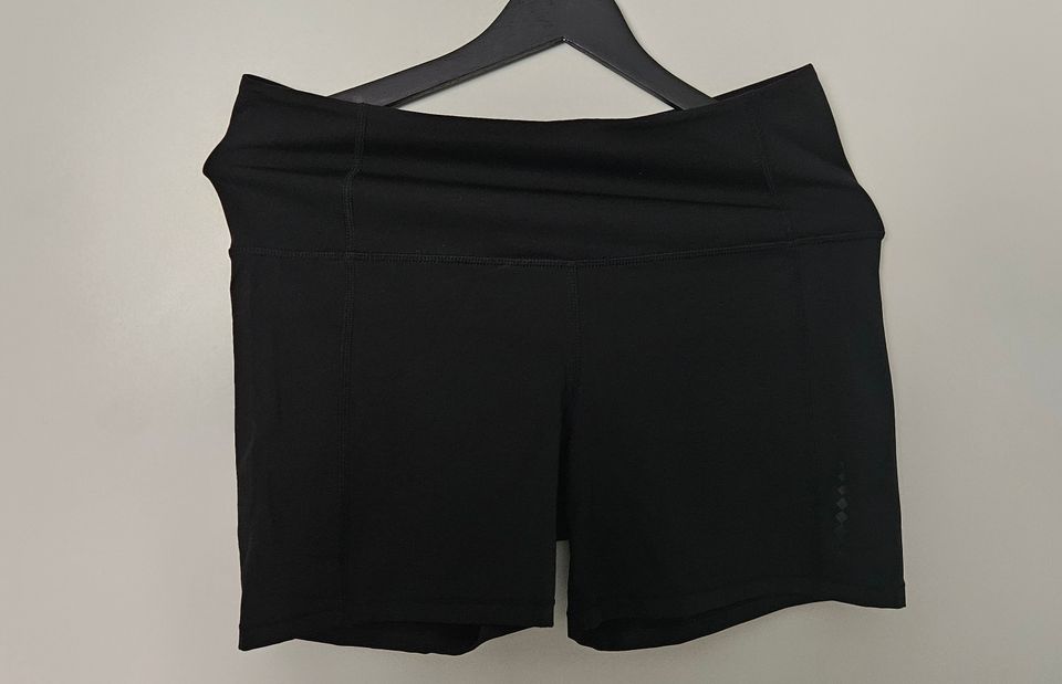 H&M pyöräilyshortsit