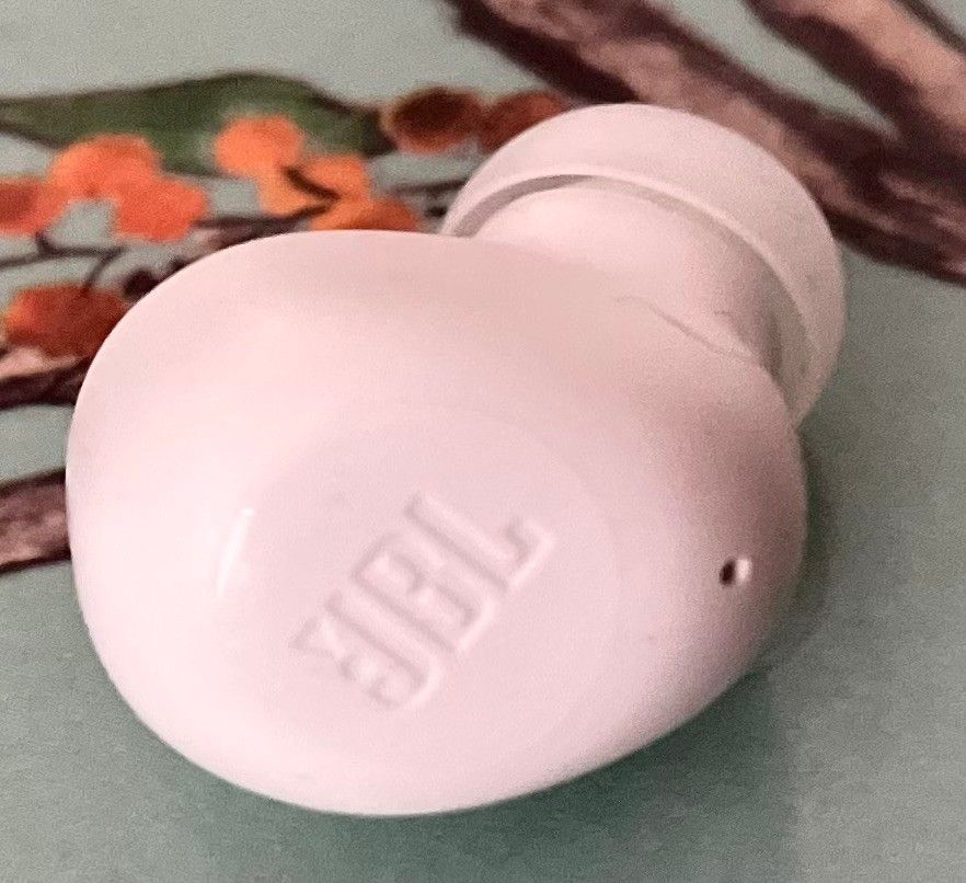 Jbl wave bud oikean puolen kuuloke.