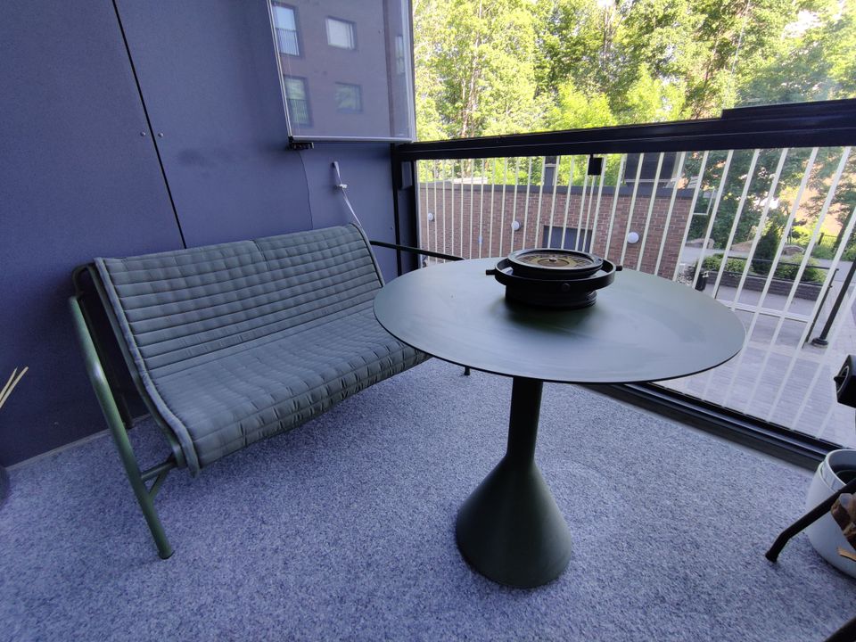 Hay Palissade cone pöytä ja sohva + tyyny
