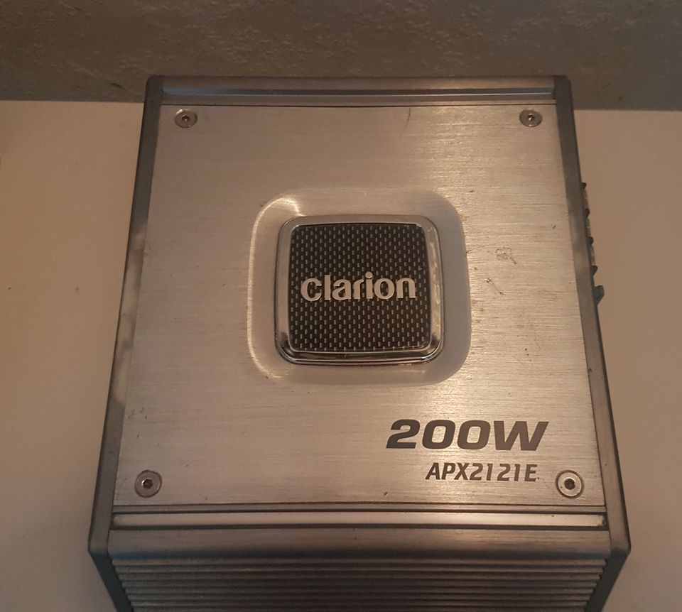 Clarion 200W 2-channel