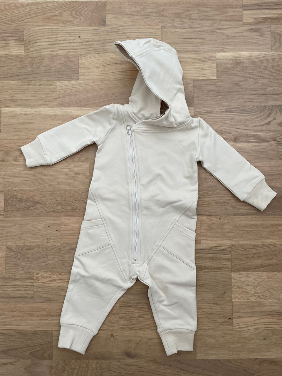 Gugguu baby jumpsuit 68