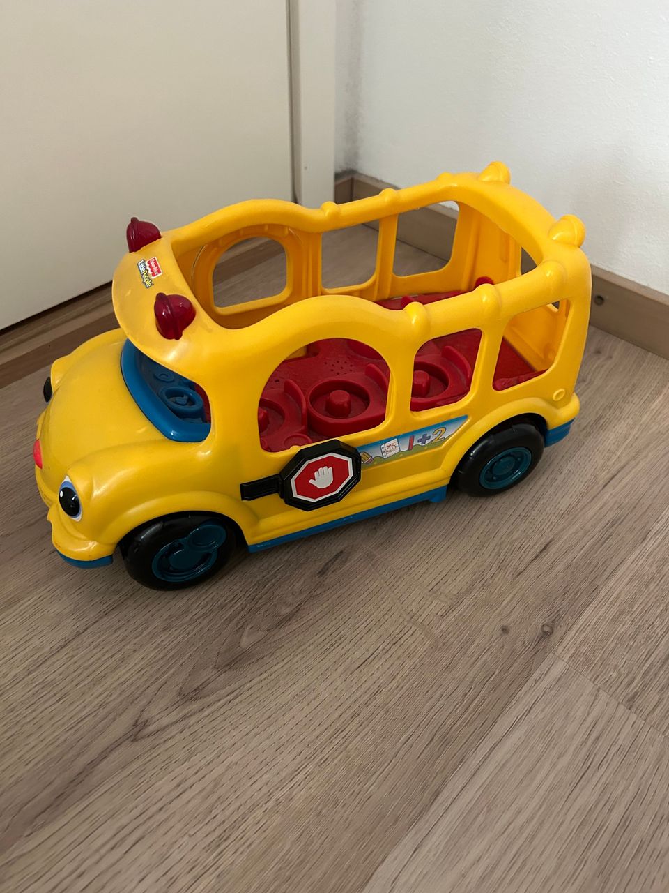 Fisher price koulubussi