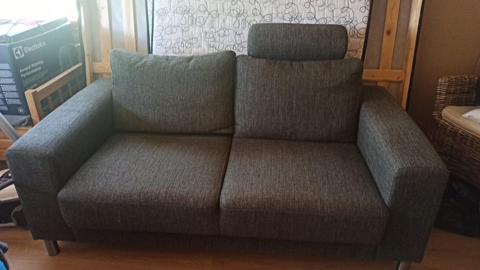 2 istuttava sohva