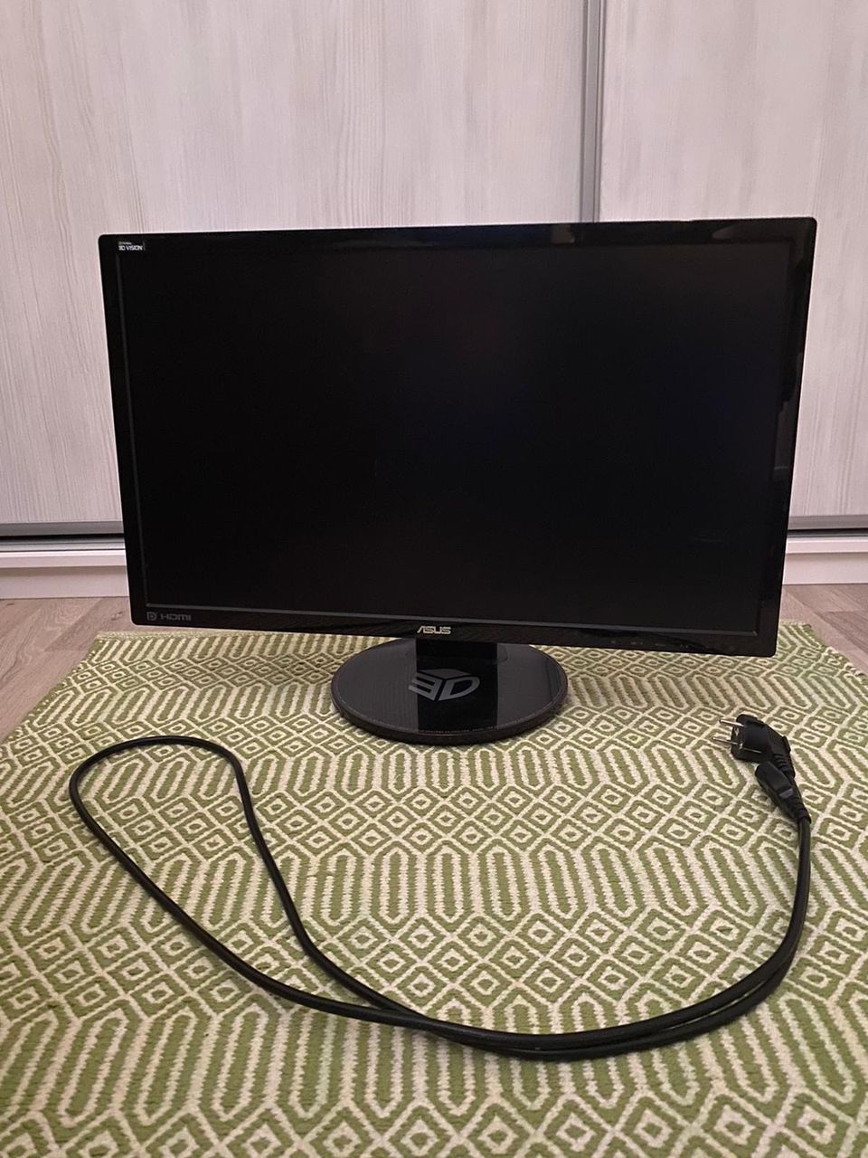 Asus VG288QE 24” pelinäyttö