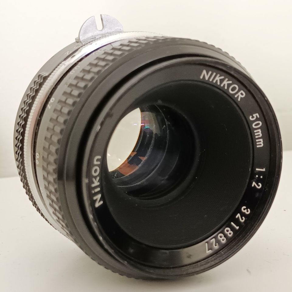 Nikon Nikkor 50mm f/2 objektiivi