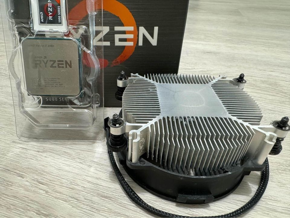 AMD Ryzen 5 2600 with Cooler