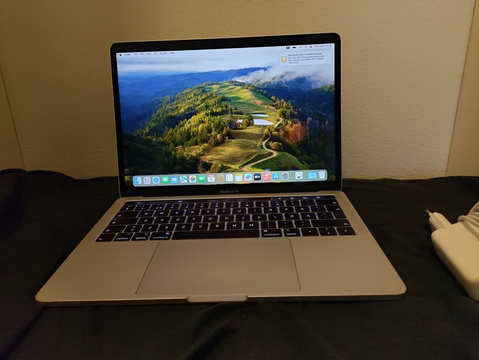 MacBook Pro 2019 13 Touchbar i5 8GB 128GB