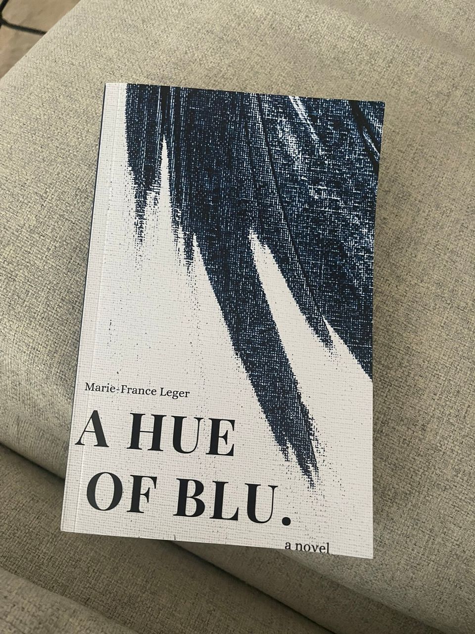 A Hue of Blu kirja