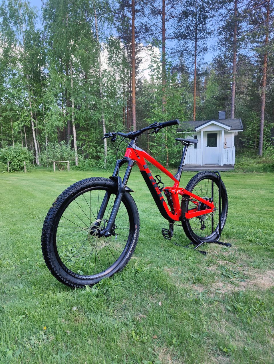 Trek Slash 7, Täysjousto 29", L-koko