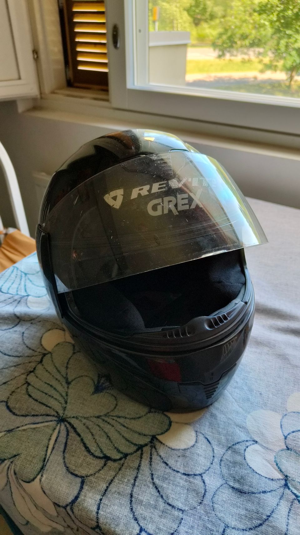 Moottoripyörän kypärä Grex M-koko