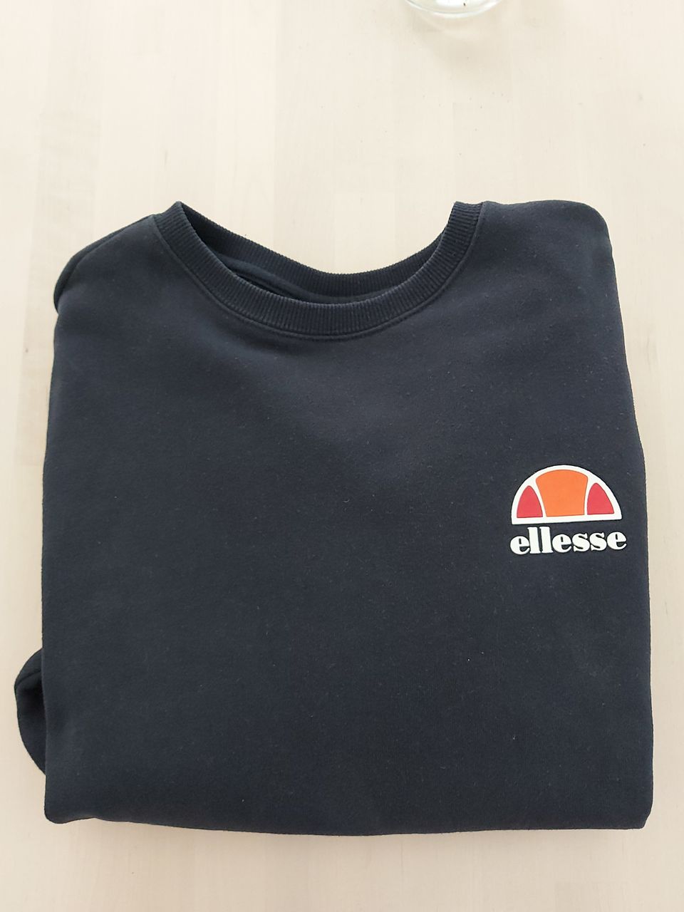 Ellesse tummansininen collegepaita koko S