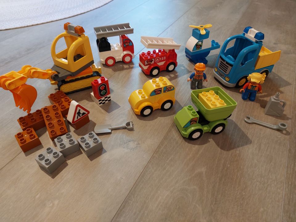 Lego Duplo autot ja työkoneet