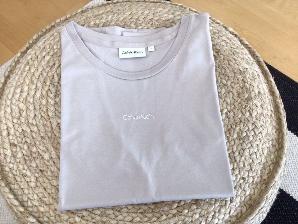 Uudenveroinen Calvin Klein beige t-paita