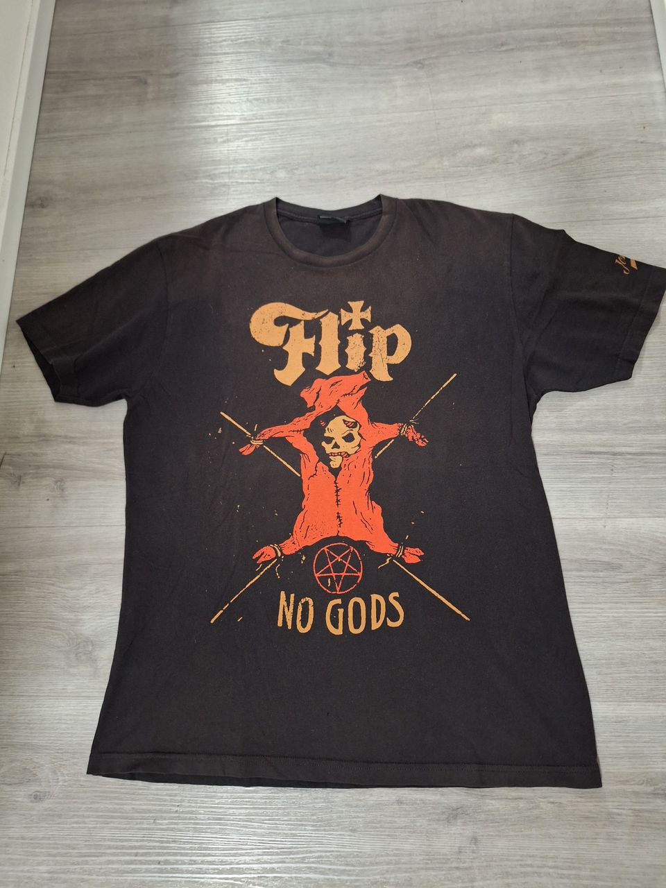 Flip skateboards t-paita