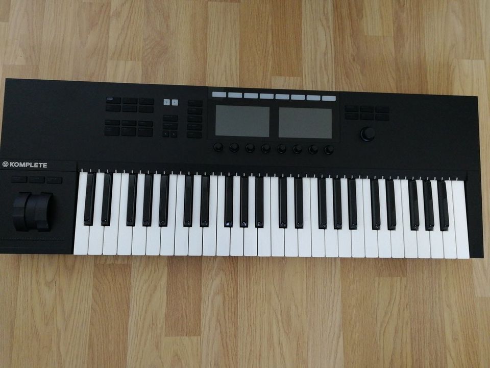 Native instruments komplete kontrol s49 MK2 (myös vaihto)