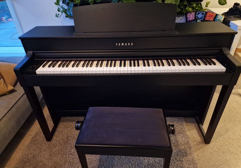 Yamaha Clavinova CLP-545