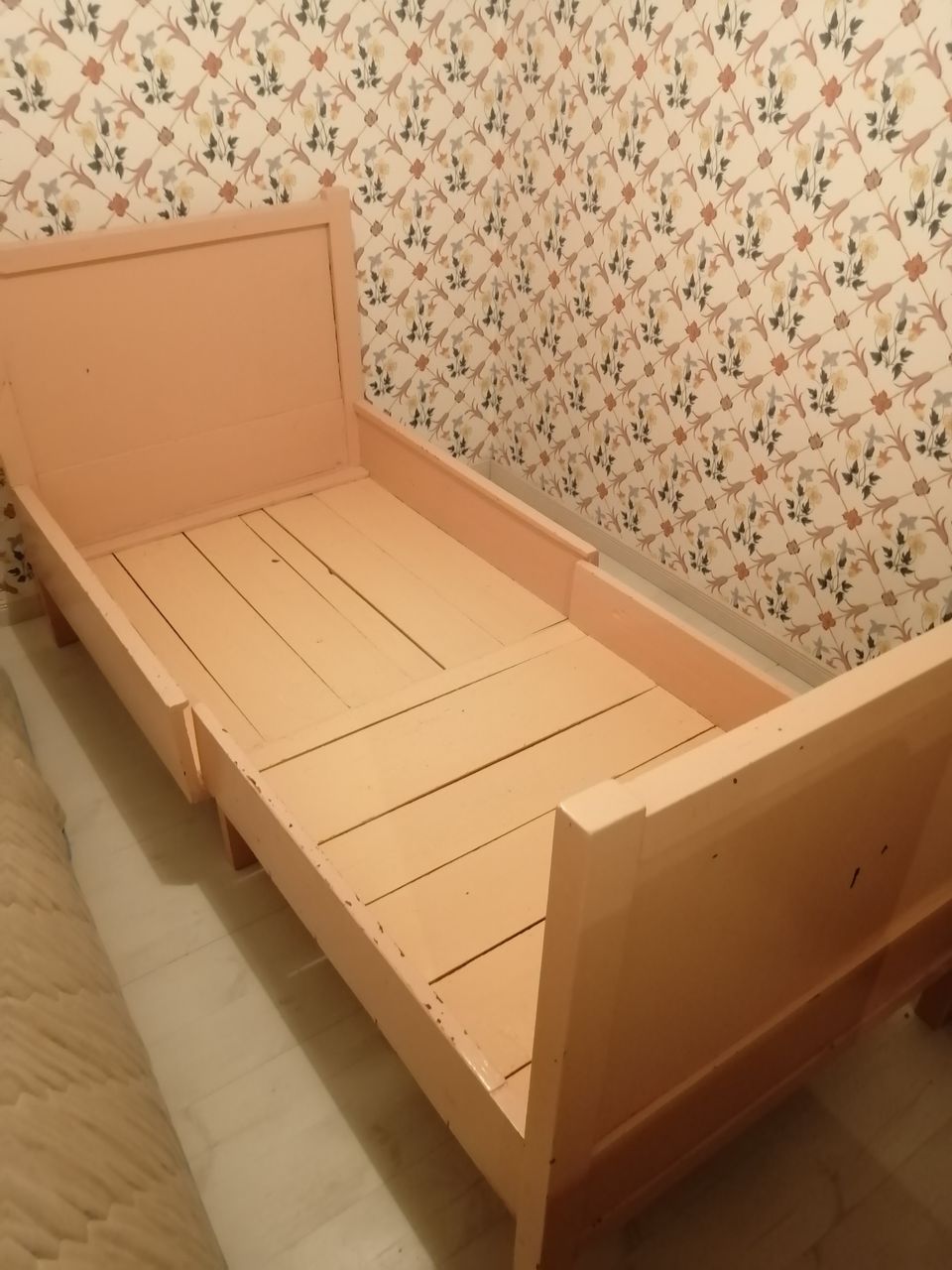 Lasten vedettävä sänky, vaaleanpunainen
