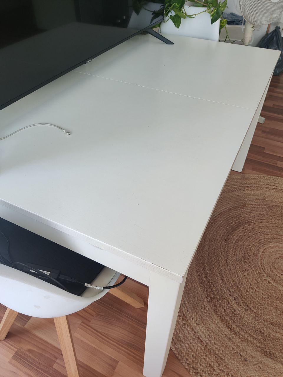 Ikean iso jatkettava keittiönpöytä