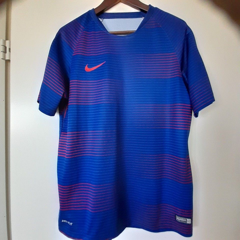 Nike Dri-fit t-paita, koko L