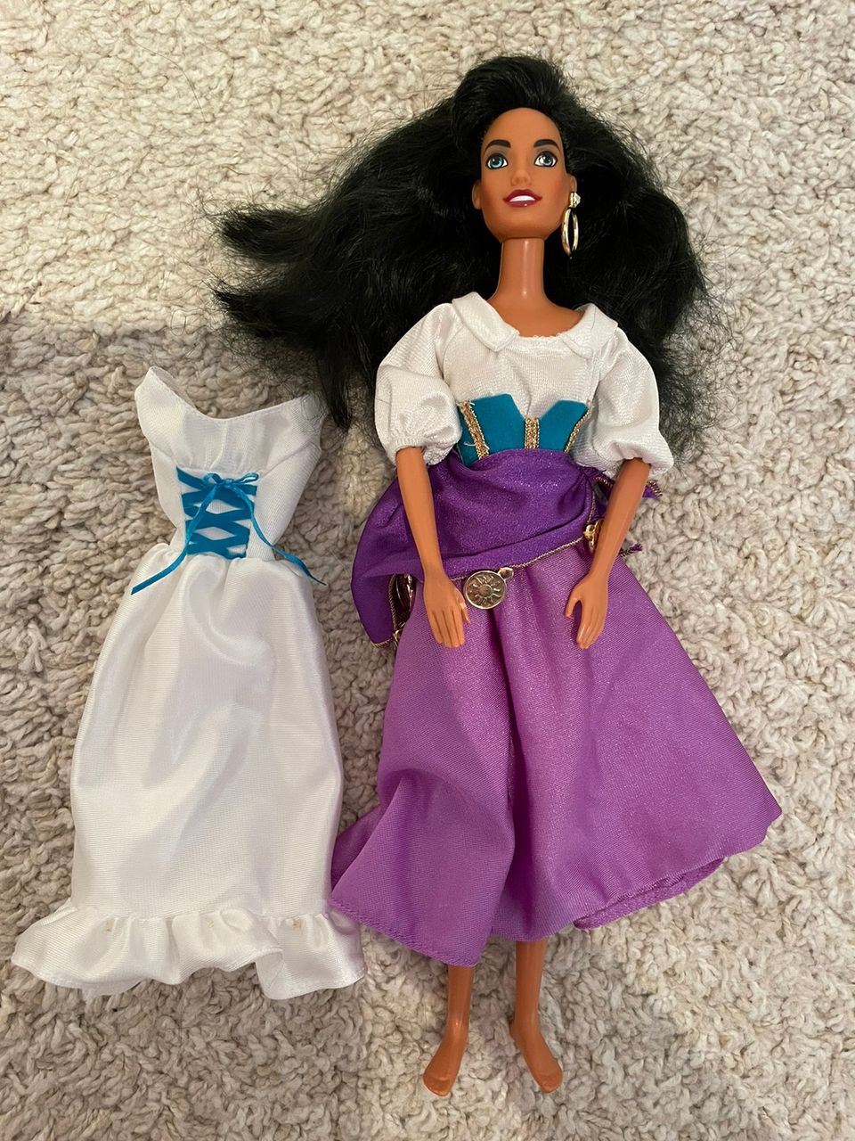 90-luvun Esmeralda-nukke