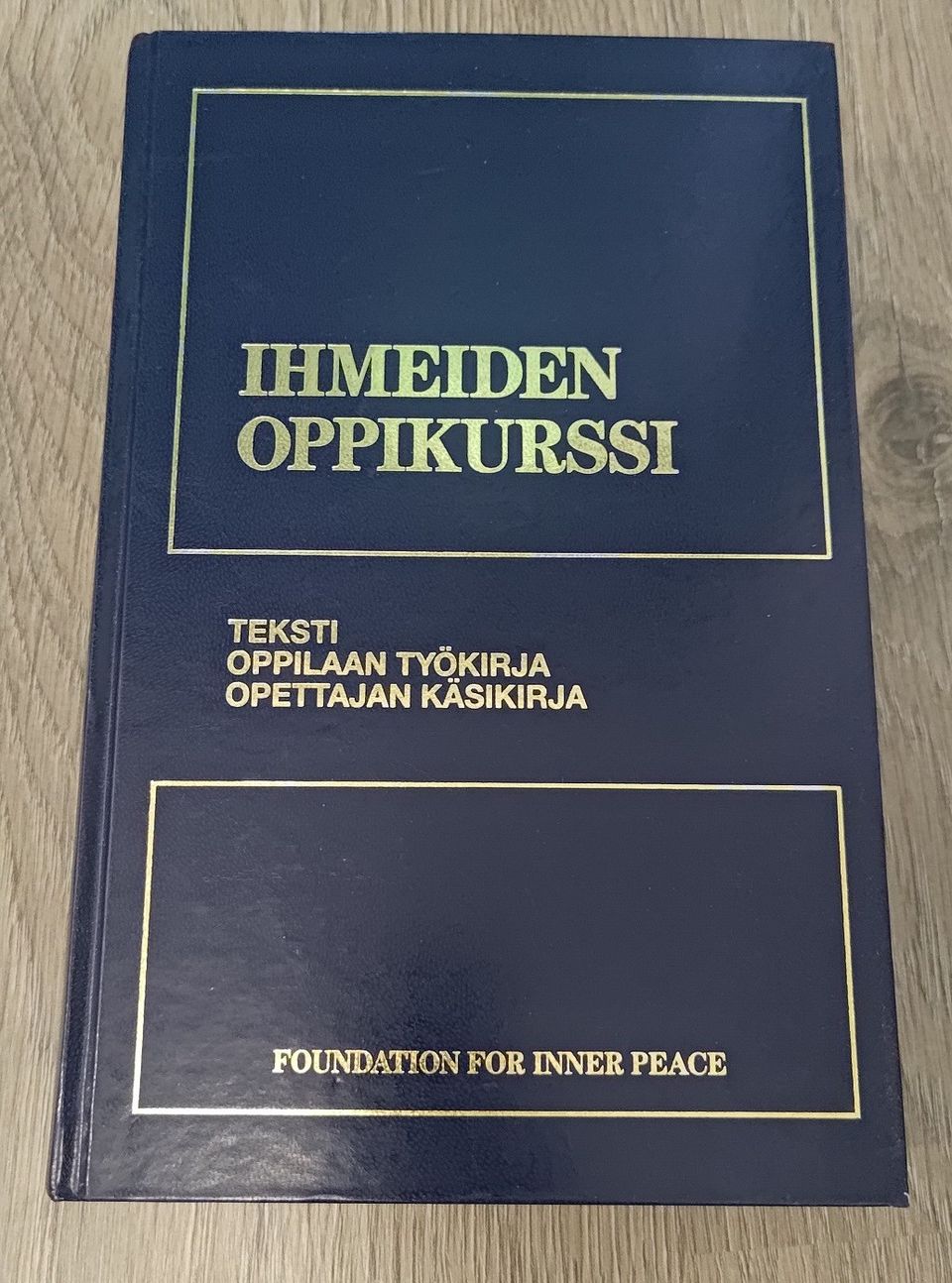 Ihmeiden oppikurssi -kirja