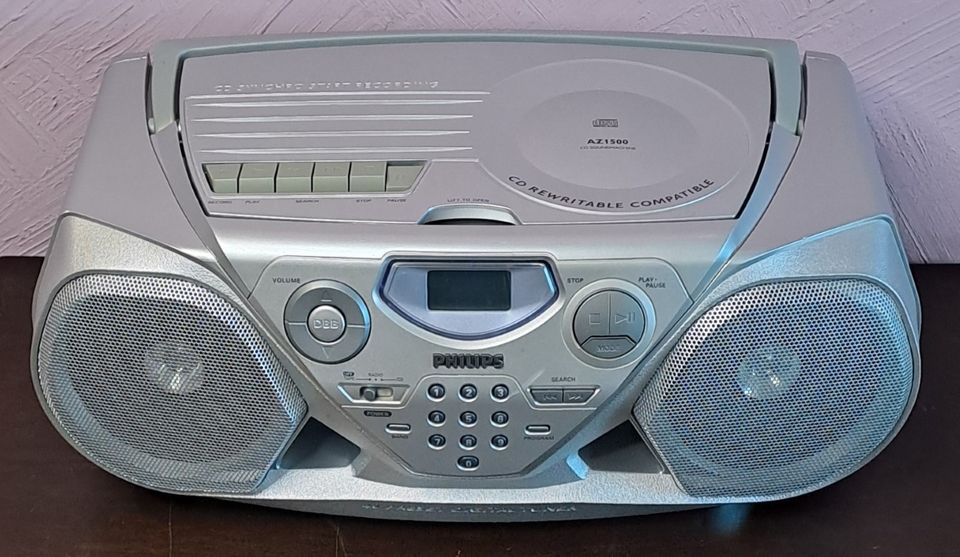 Philips radio/CD/C-kasetti -soitin