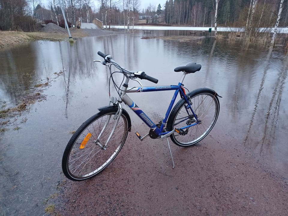 21v miestenpyörä 28"