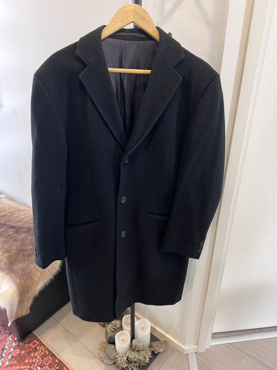 Hyvä kuntoinen tyylikäs musta villakangas takki pitkä
