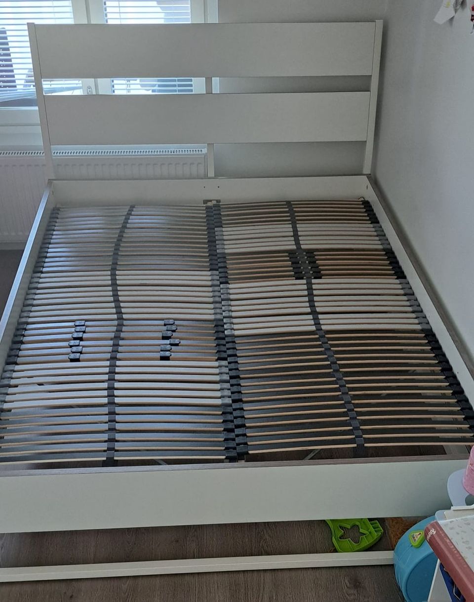 Ikea sänky 140 x 200