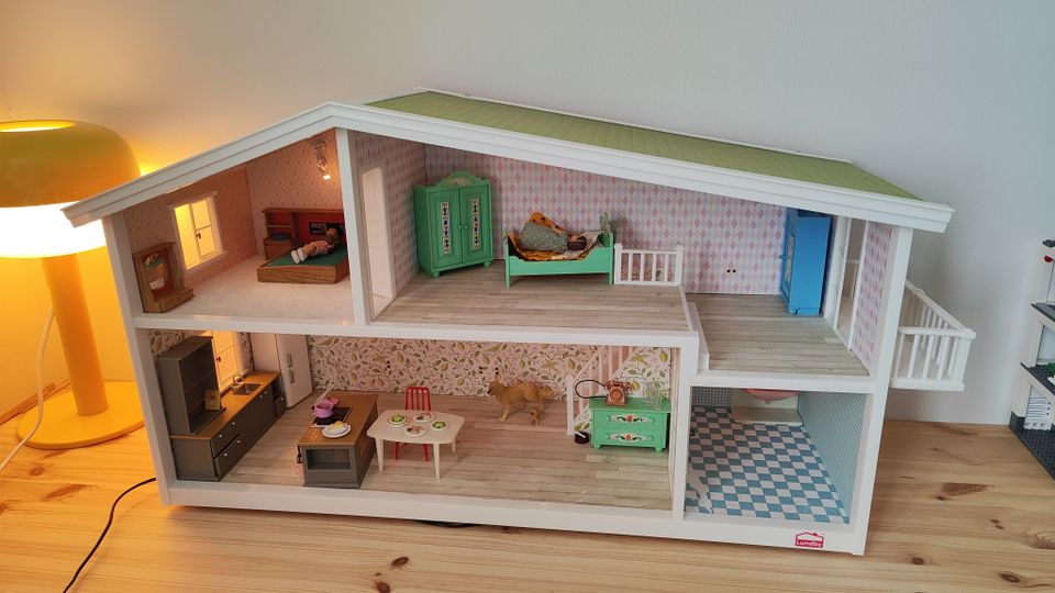 Lundby nukkekoti sähköllä, lampuilla ja kalusteilla