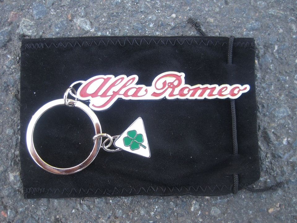 Alfa Romeo alkuperäinen metallinen avaimenperä