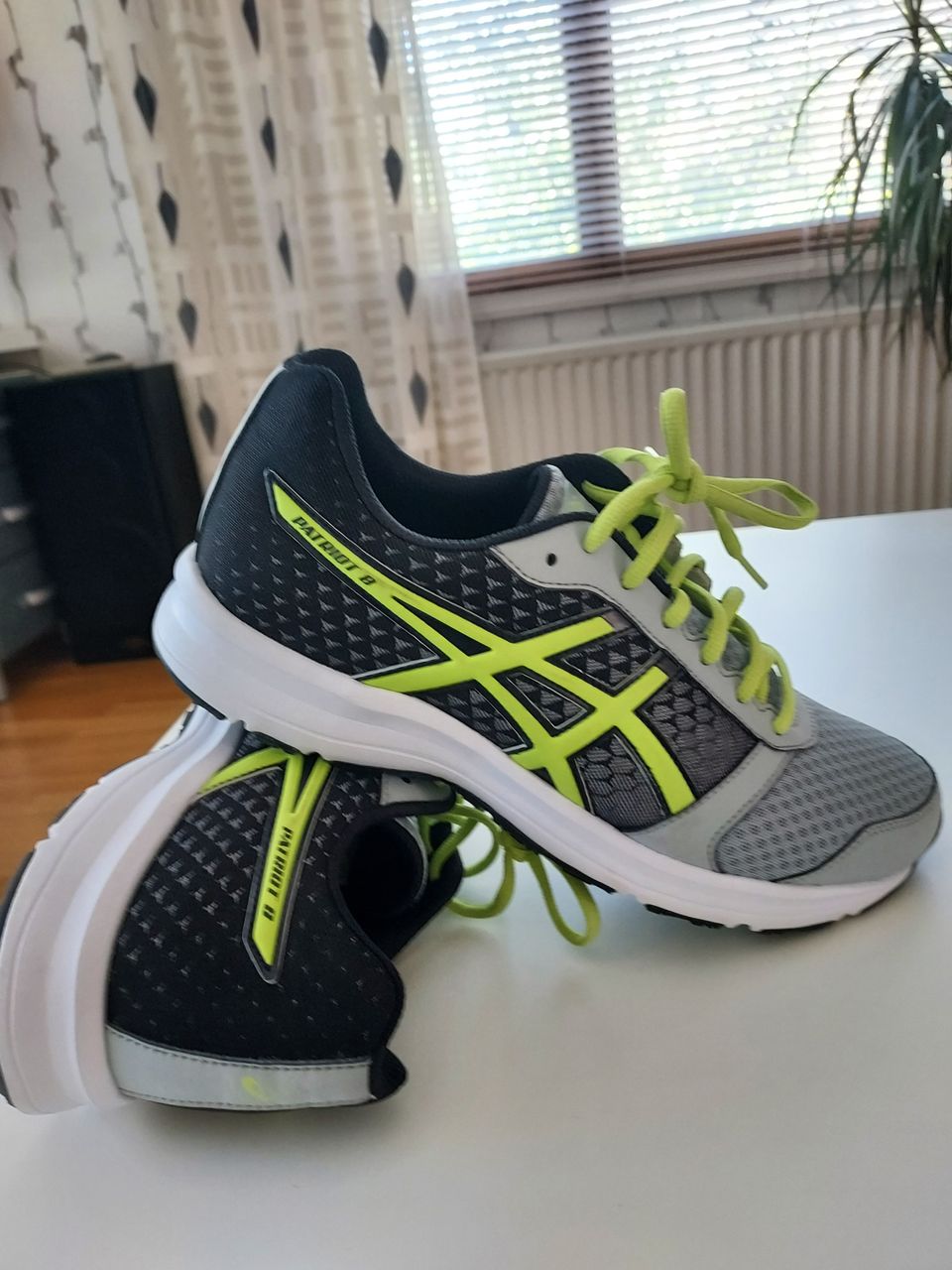 Uudet Asics Patriot 8 jouksu kengät. Ovh 79€