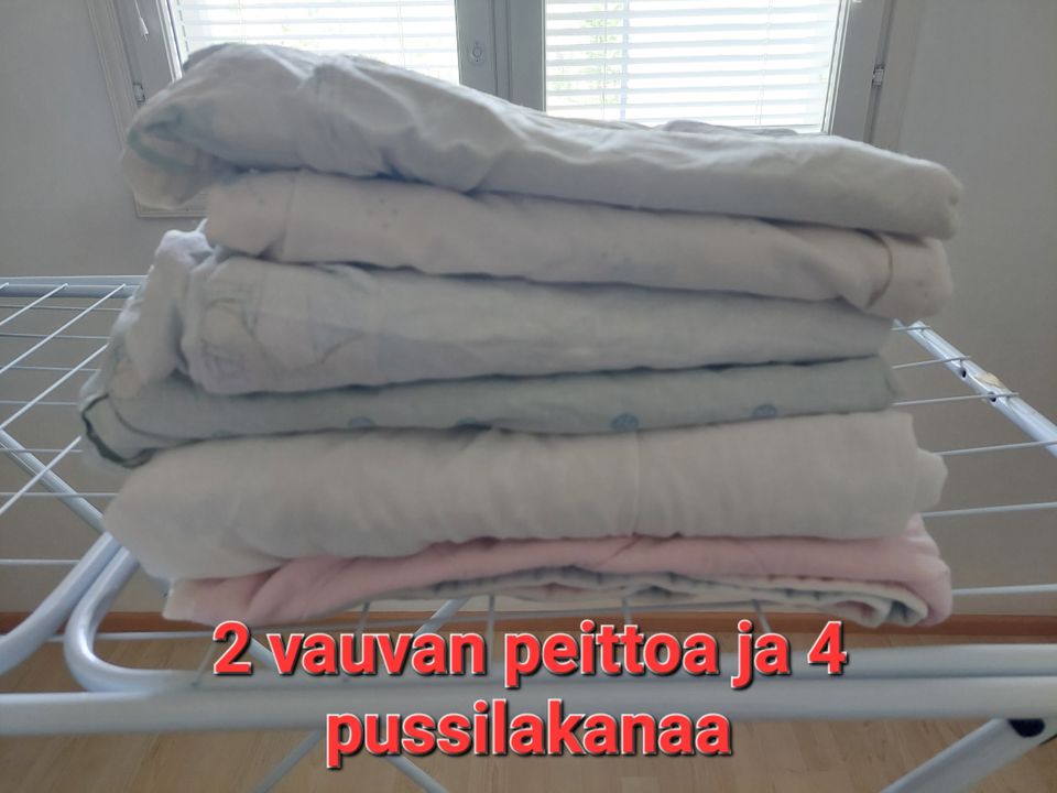 Vauvan peittoja ja pussilakanat