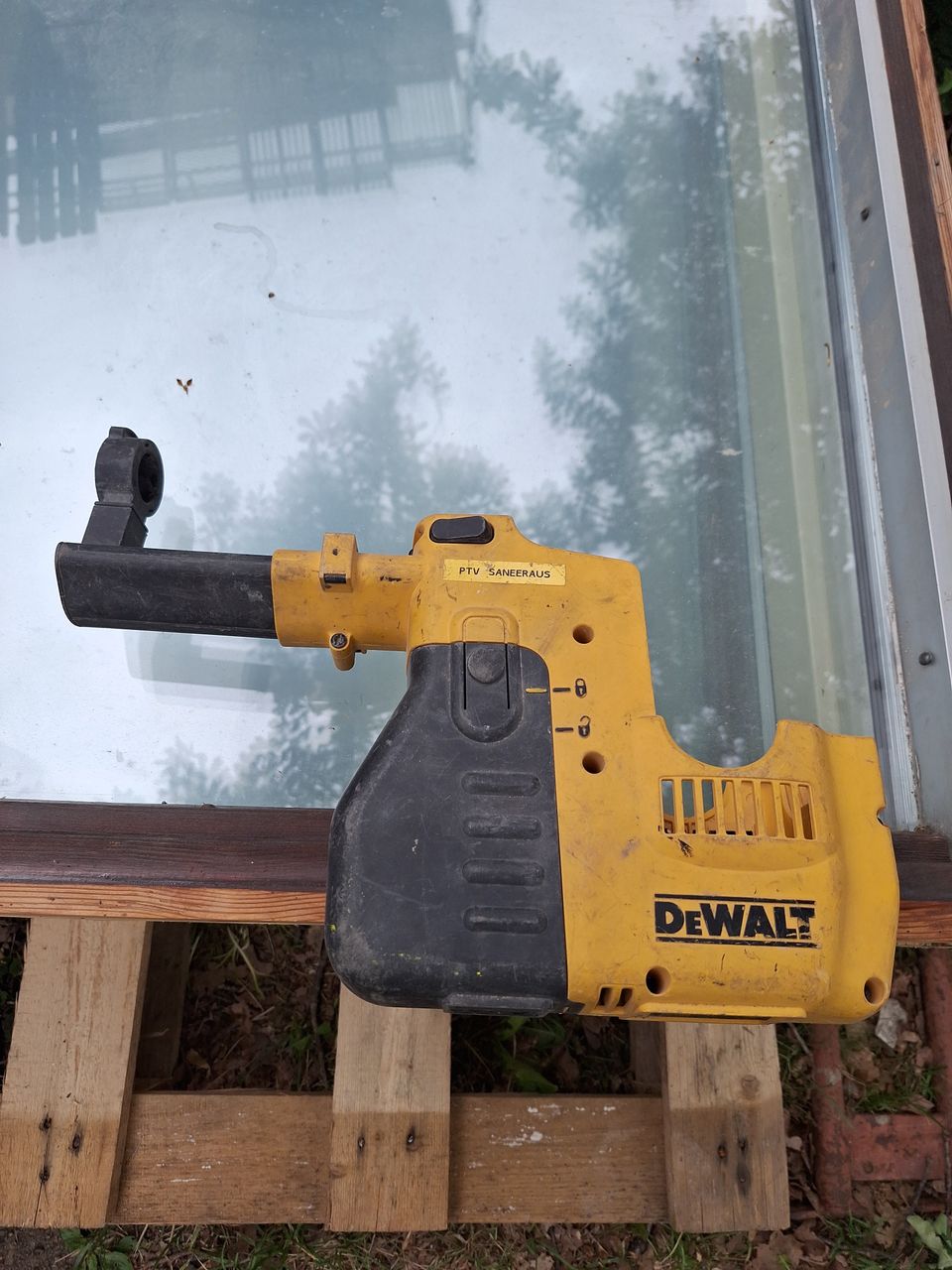 Dewalt iskuporakoneen imuri