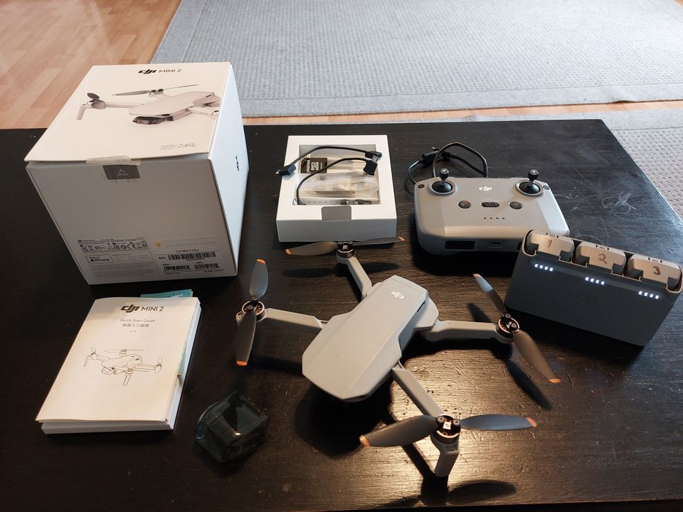DJI Mini 2 drone tarvikkeineen