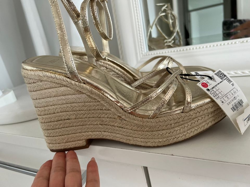 Zara käyttämätön sandaalit