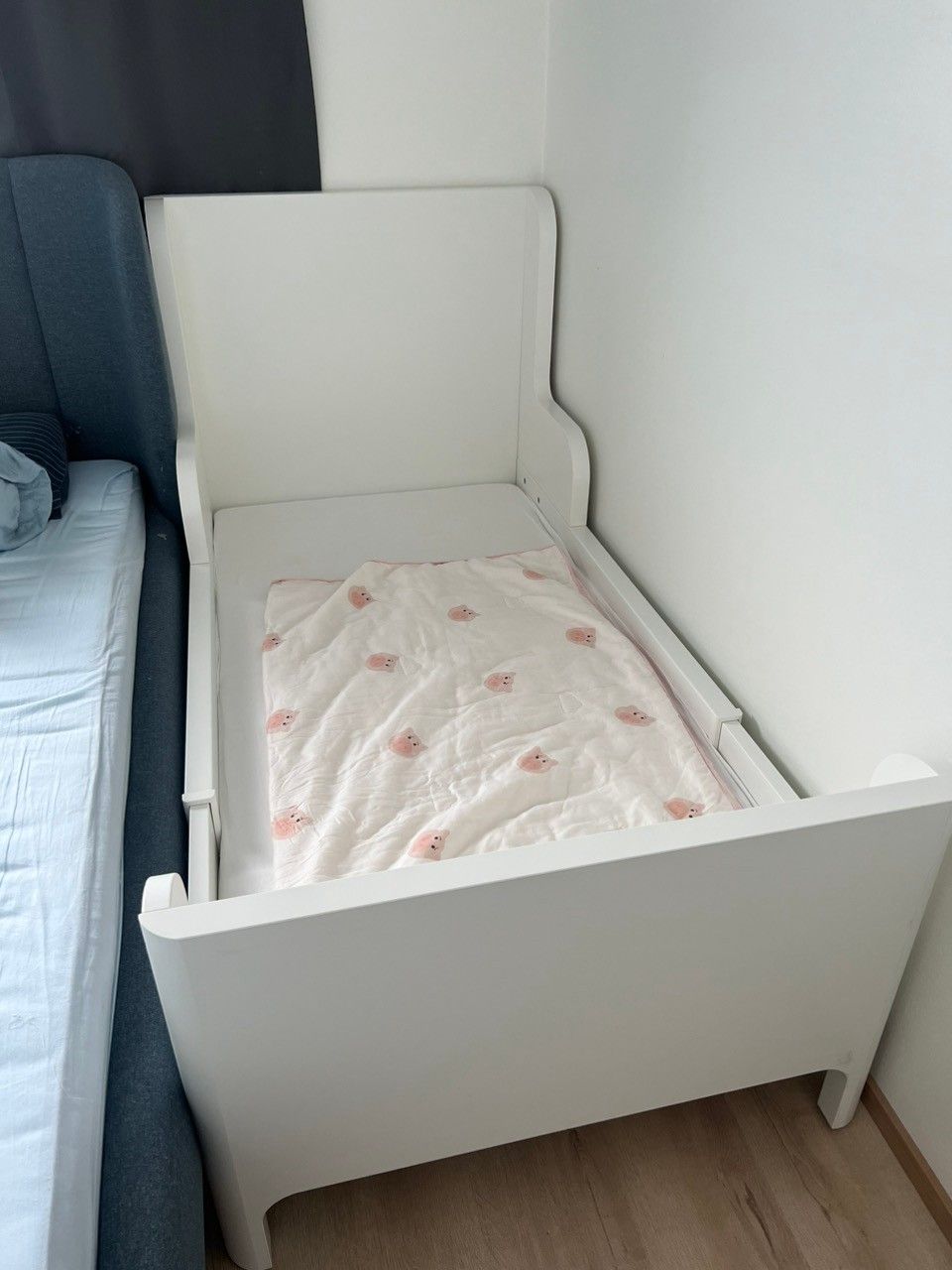 IKEA Busunge extanable bed with mattress Ikean Busunge jatkettava sänky Patjan