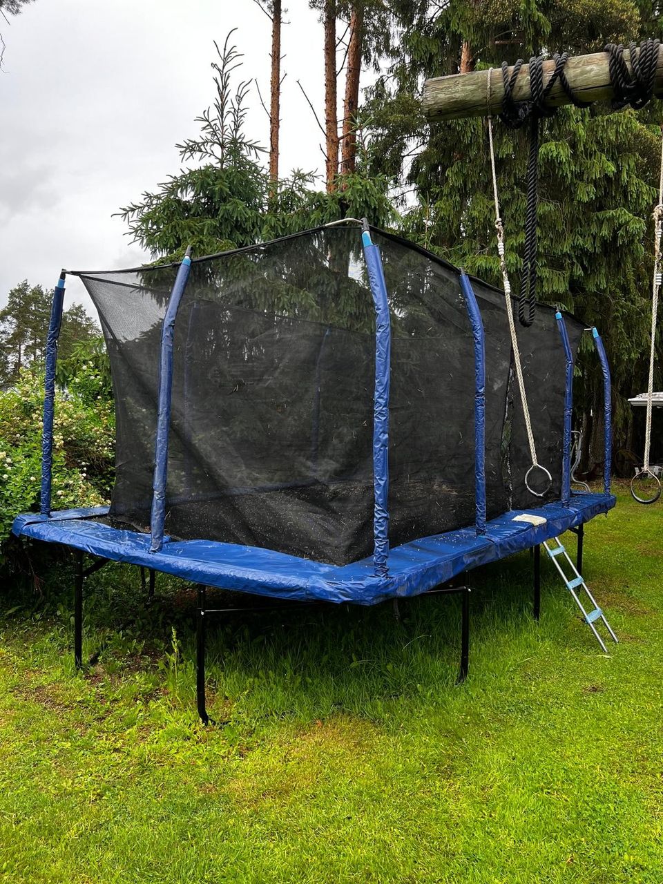 trampoliini 3x5m