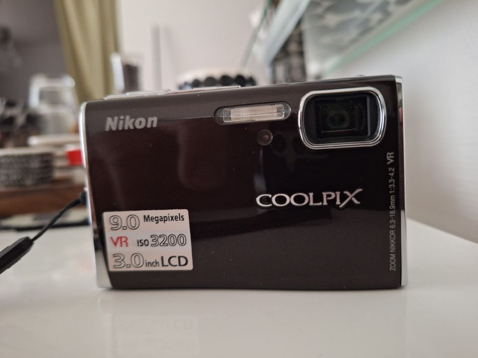 Nikon CoolPix S52